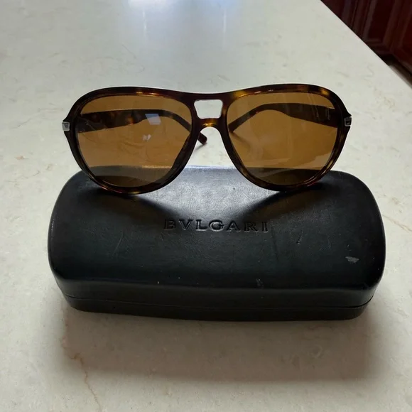 Bvlgari Tortoise Shell Aviator Sunglasses display picture 1